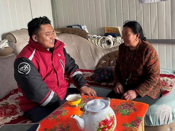 海拔3600米的高原上 圆通小哥用快递连接世界