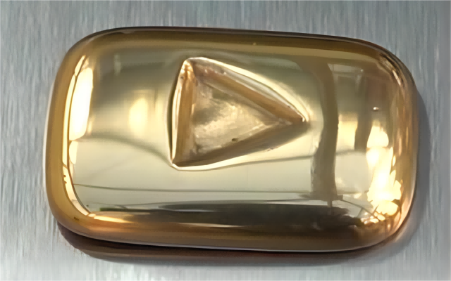 避险资产王者归来！黄金周涨近5%、铂金创两年新高，下周紧盯这一关键阻力位！