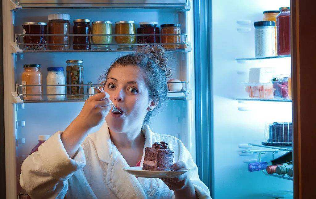 美的冰柜怎么调节温度（美的冰柜怎么调节温度制冷）