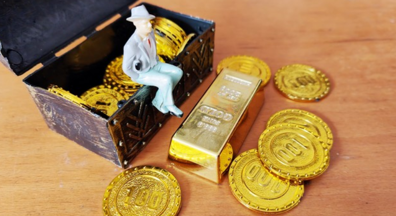 山海杨阳：黄金在低位疯狂试探，主力上涨还有待考验！