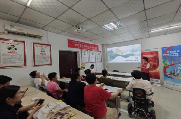 7.8 | 工银安盛人寿河南分公司积极开展“7.8全国保险公众宣传日”进社区活动