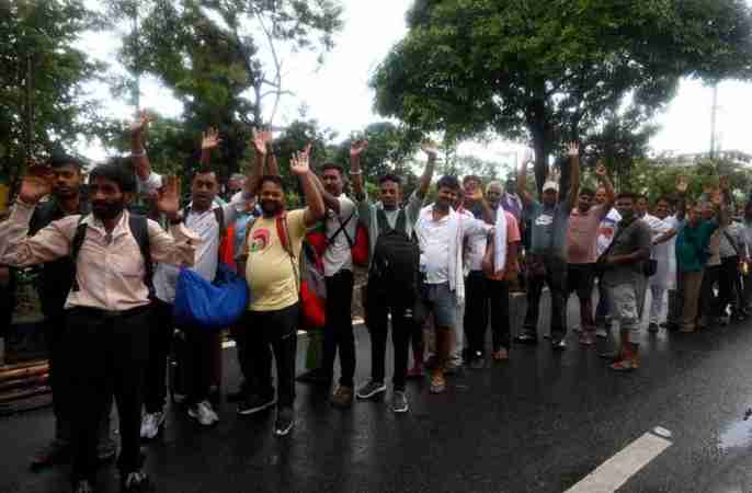 AMARNATH YATRA：查mu中心的象征分发 – 一个顺利的开端？